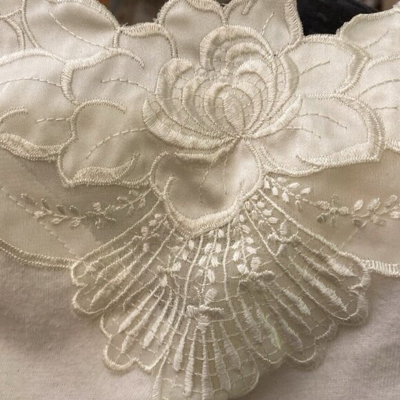 Vintage Ivory Embroidered Cami Tank Top Size M Made in USA - Picture 7 of 7